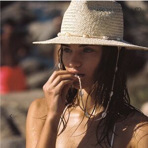 NWT lack of color seashells fedora